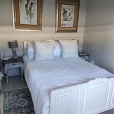 Stonehenge Cottage Oudtshoorn Exterior foto